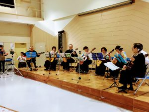 八幡台カフェ　ギターアンサンブルダカーポ演奏